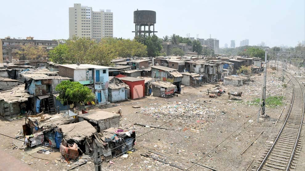 Cuál es el salario mensual en México de una persona en pobreza, según el Inegi?