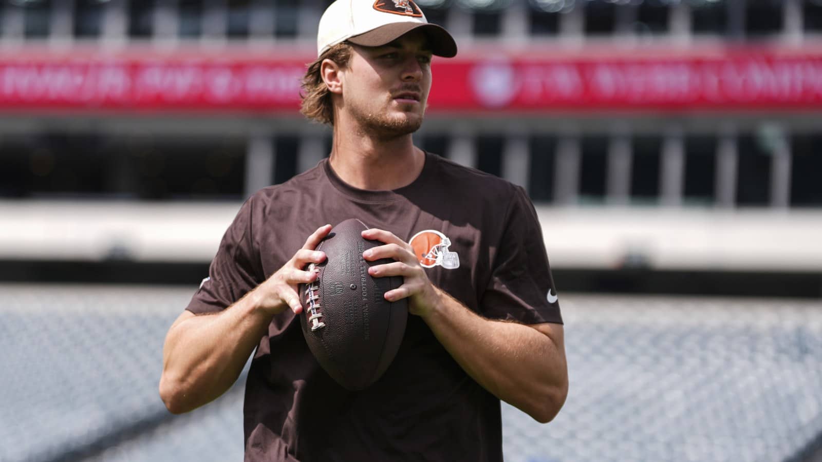 Kenny Pickett sale de Browns y llega a Raiders