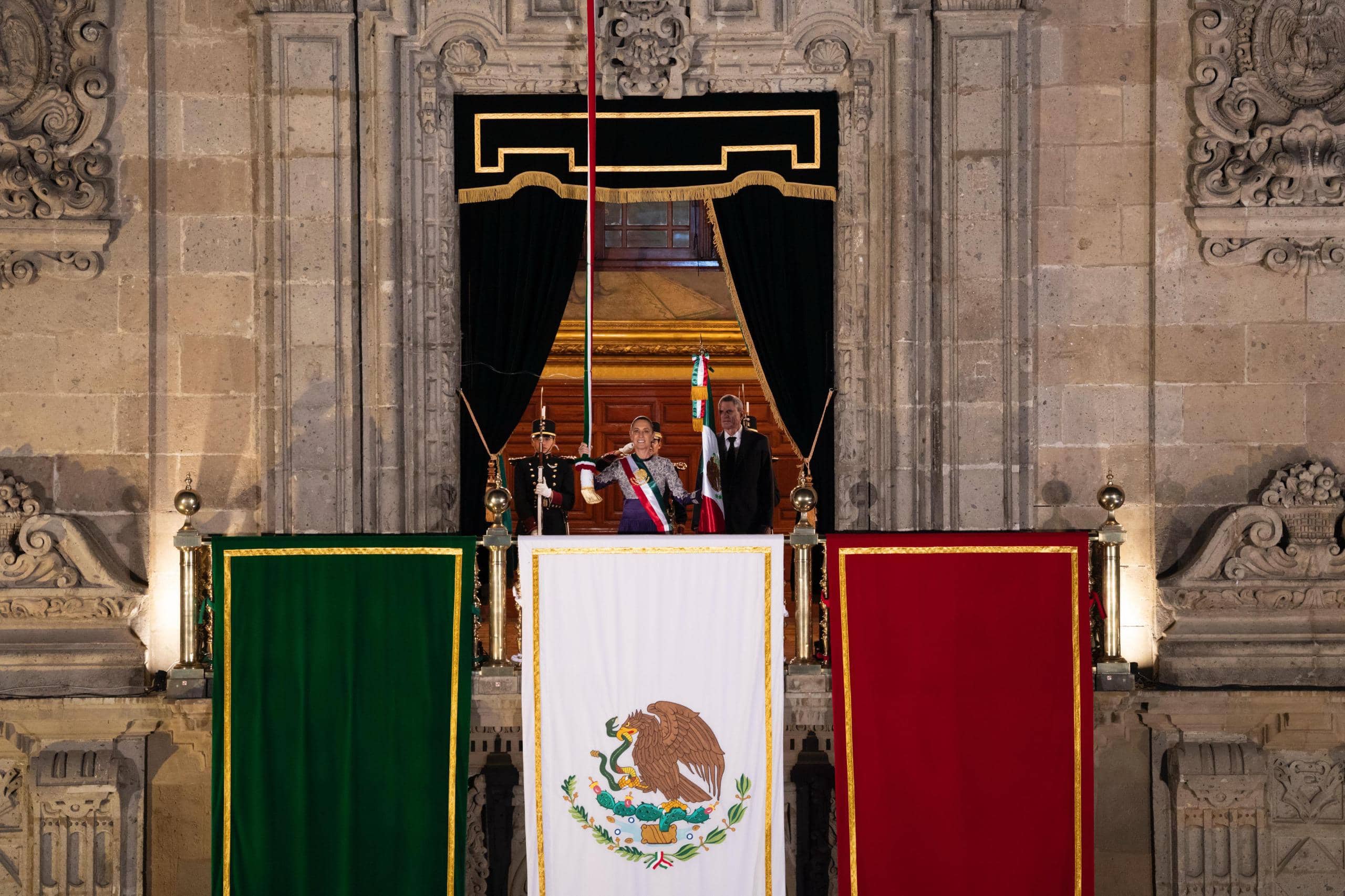 ¡Histórico! Presidenta Claudia Sheinbaum encabeza ceremonia del grito de Independencia; primera mujer en 215 años