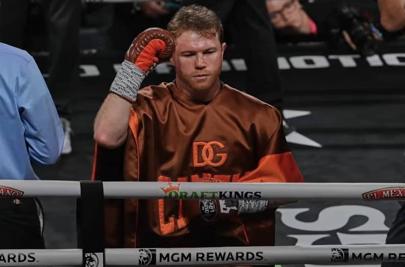 ¿Se acerca su adiós? Canelo Álvarez pospone su regreso al ring por una lesión