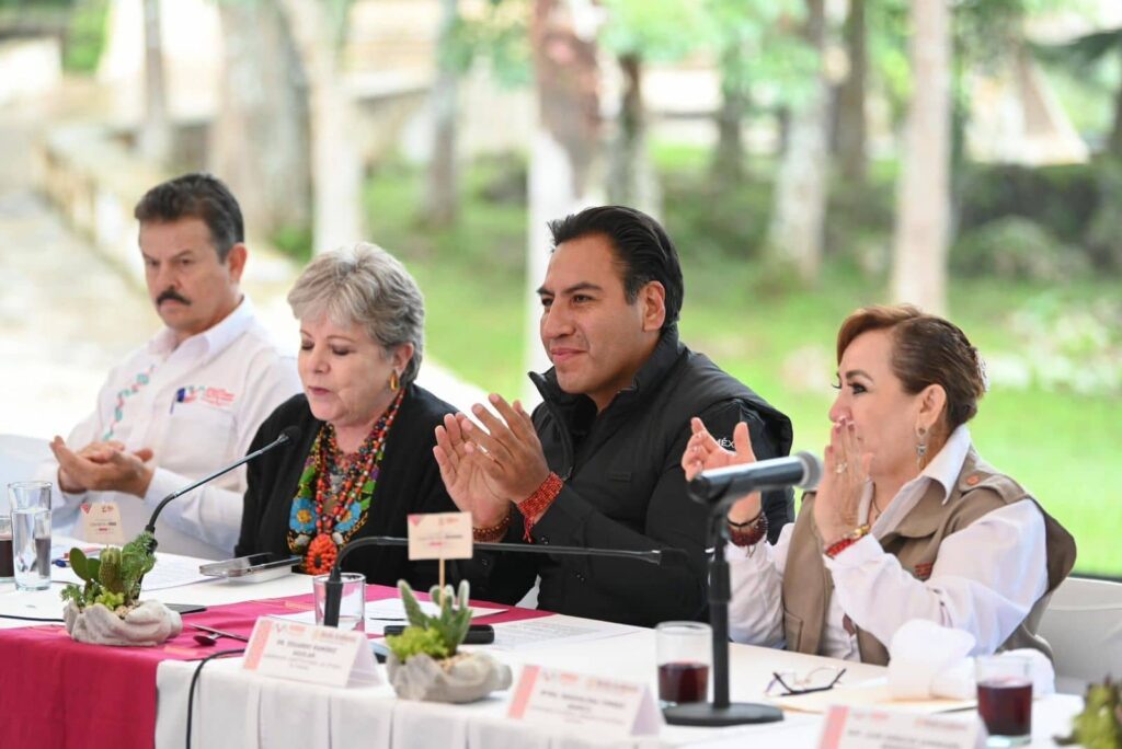 ERA MICROCUENCIAS ALICIA BARCENA CANON SUMID4ERO 1