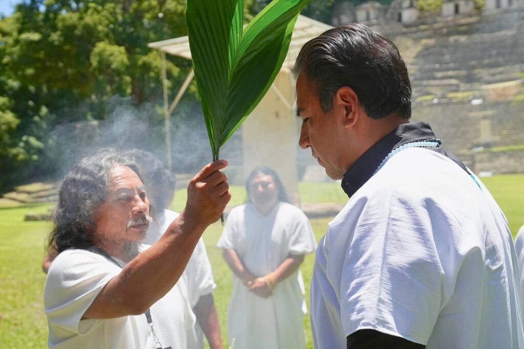ERA Y ALICIA BARCENA EN SELVA LACANDONA1 1