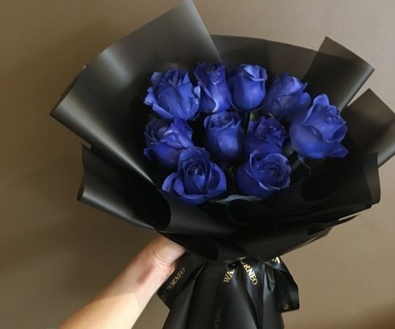 Día del Novio: por qué se regalan flores azules el 03 de octubre