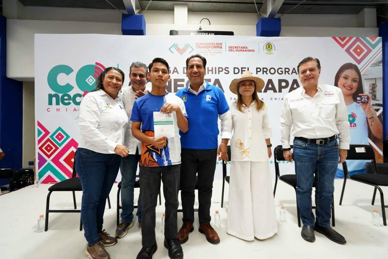 Eduardo Ramírez entrega apoyos de Conecta Chiapas a estudiantes del TecNM, Campus Tapachula