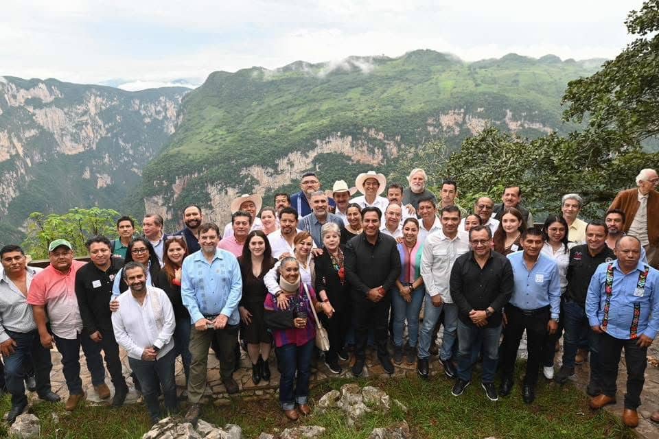 FOTO SEGUNDA ERA MICROCUENCIAS ALICIA BARCENA CANON SUMIDERO 1