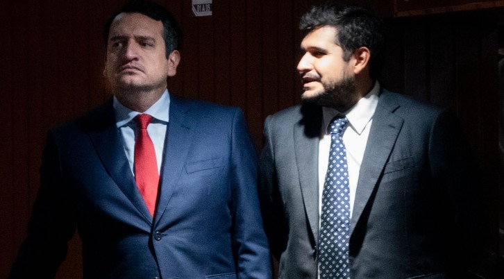 Exponen lista de políticos amparados por caso huachicol fiscal junto a los hijos de AMLO