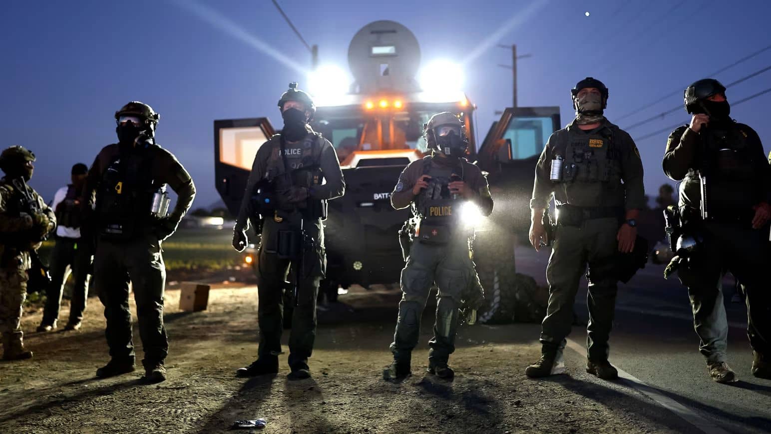 Decisión de la Corte Suprema alimenta el temor de los inmigrantes con documentos de ser detenidos en redadas del ICE