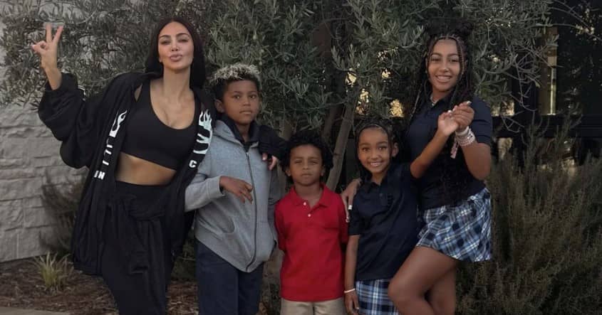 “No creo en la tarea. Ocho horas al día es suficiente trabajo escolar”: Kim Kardashian