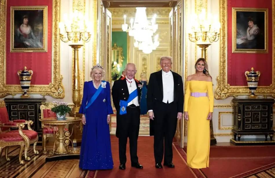 TRUMPY EL REY CARLOS 2 1