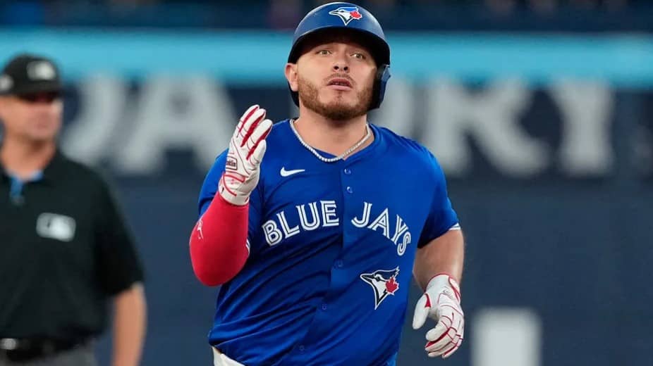 l mexicano Alejandro Kirk está nominado al Guante de oro