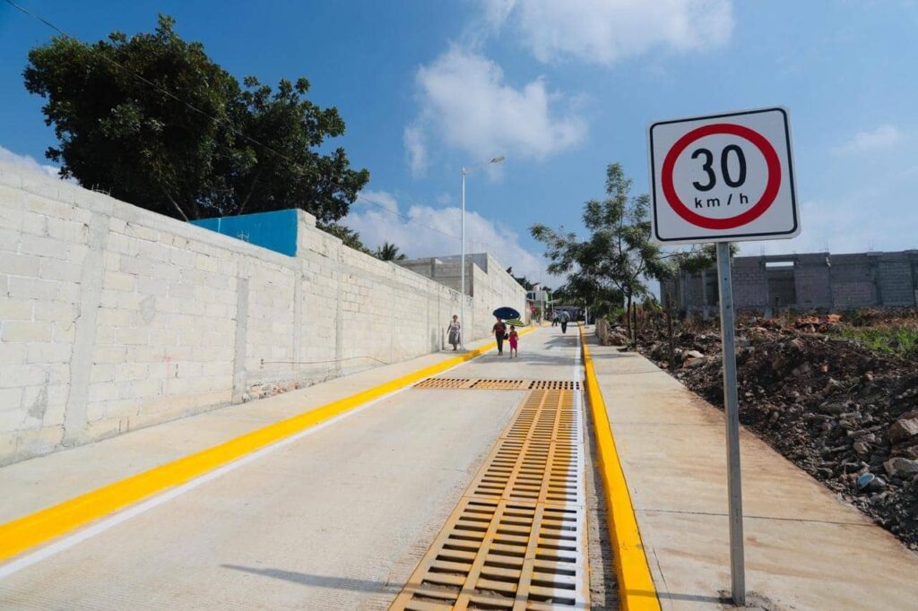 AT CALLES FELICES 1 1 1