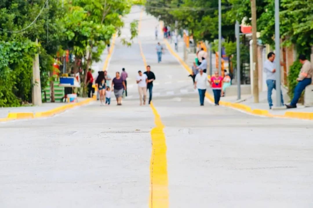 Una calle más inaugura Angel Torres en beneficio de la colonia Francisco I Madero