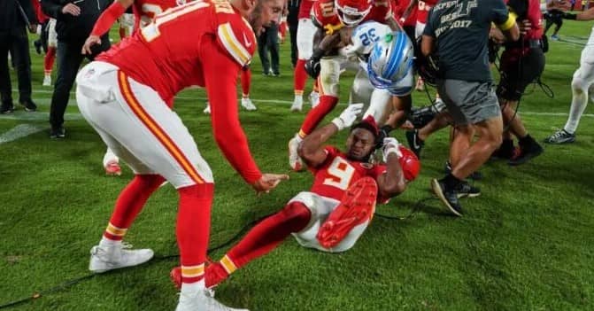 La NFL suspende a Brian Branch por golpear a jugador de Chiefs