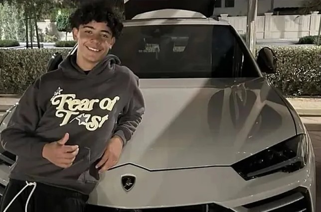 Cristiano Ronaldo Jr., con 15 años, presume su primer auto y es un Lamborghini