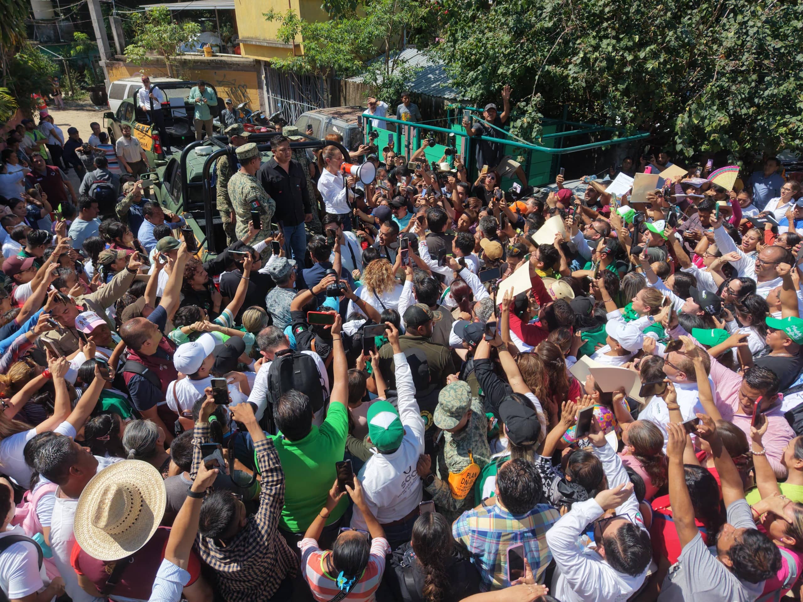 Nuestro equipo de rescatistas ya se encuentra brindando atención a la población afectada en el estado vecino de Veracruz. También en unas horas estaremos enviando víveres al estado de Hidalgo. Muchas gracias a nuestros rescatistas por su apoyo y solidaridad.