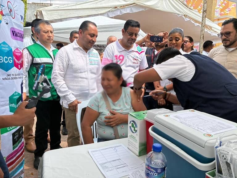 Arranca en Chiapas campaña de vacunación para la temporada invernal 2025-2026