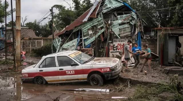 Van 70 muertos y 72 desaparecidos por las lluvias en cinco estados