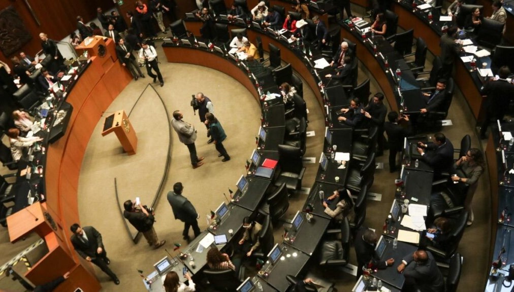 Reforma a la Ley de Amparo avanza en Comisiones del Senado