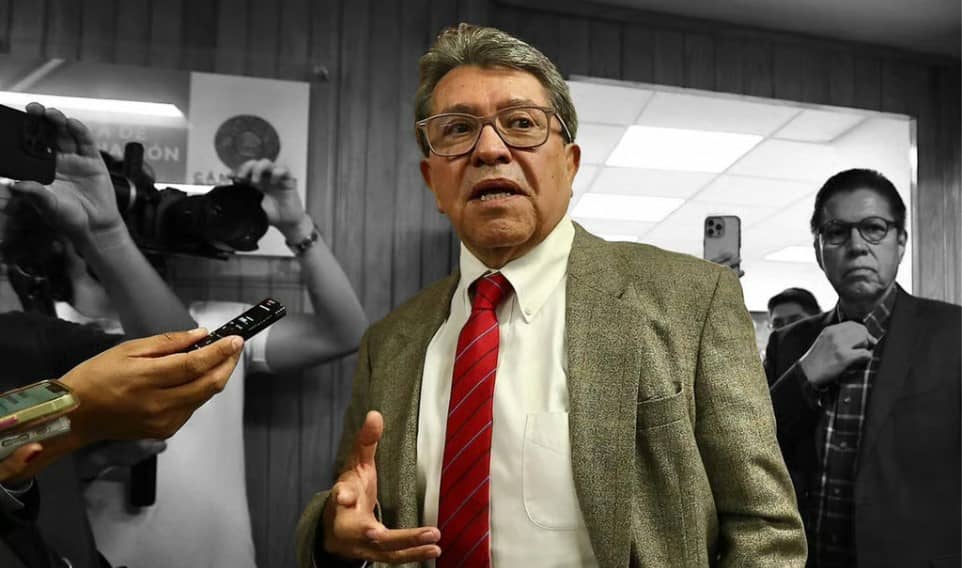 Monreal descarta aprobar Ley Antimemes de diputado morenista