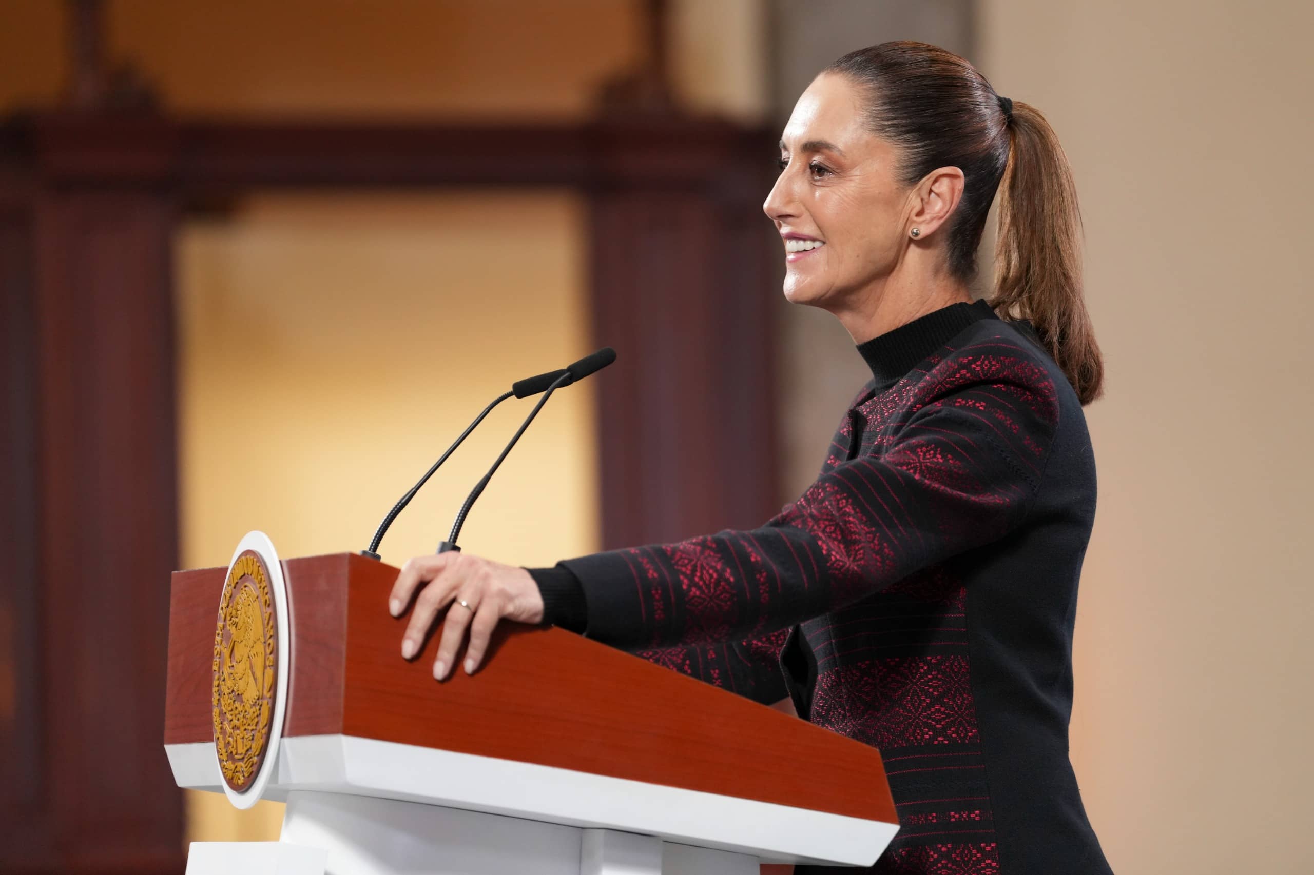 Recaudación histórica de 4.6 billones de pesos en lo que va de 2025 muestra la confianza en el uso honesto y transparente de los recursos: Presidenta Claudia Sheinbaum