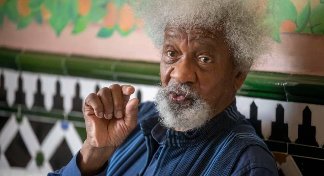 EE.UU. revoca la visa al Nobel de Literatura Wole Soyinka