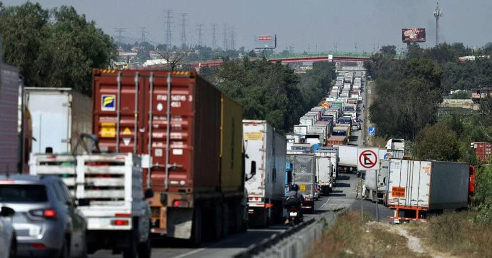 Gobierno llama al diálogo y busca frenar bloqueos carreteros para hoy
