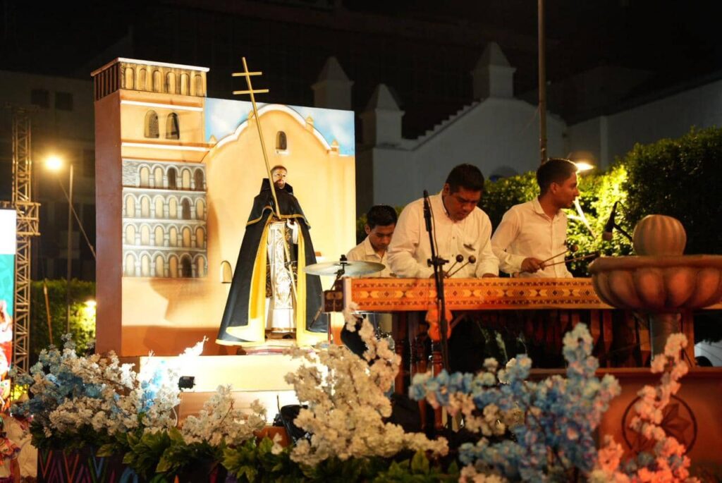 ERA DESFILE DE L5AS CULTURAS 1