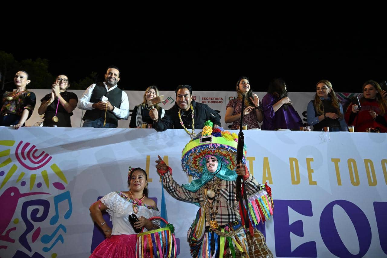 Eduardo Ramírez celebra la identidad chiapaneca en el Desfile de las Culturas de “El Mequé”