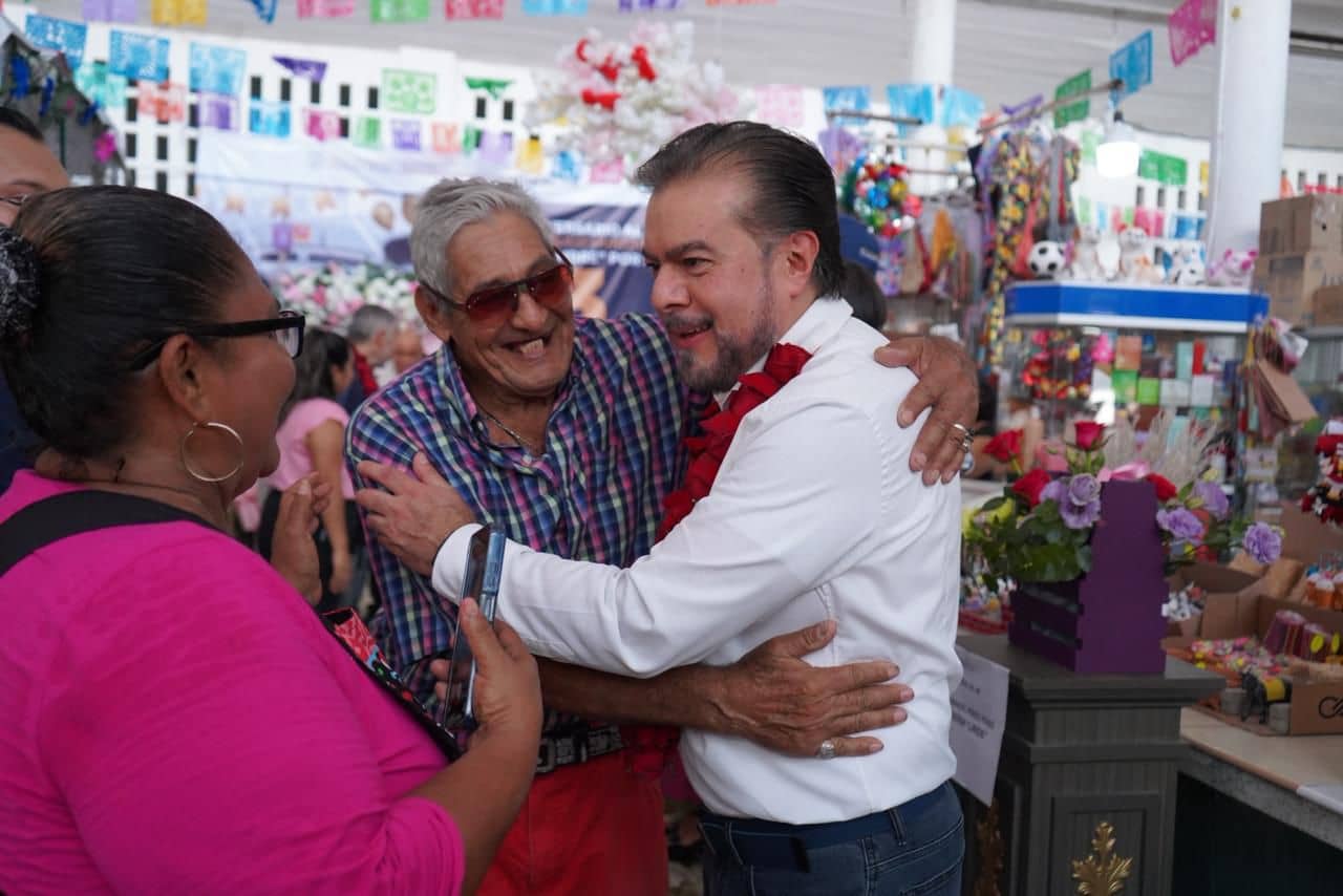 El mercadito de las flores cumple 73 años, símbolo de trabajo y unidad: Paco Chacón