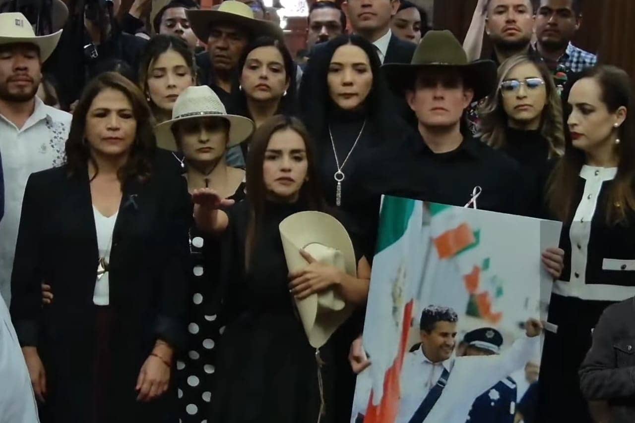 “Movimiento del Sombrero” continúa: Grecia Quiroz asume la presidencia de Uruapan tras el asesinato de Carlos Manzo