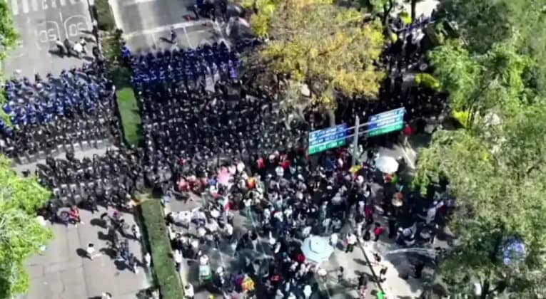 Asisten 150 personas a segunda marcha de Generación Z en CDMX; presentan a cinco ante juez cívico por riña