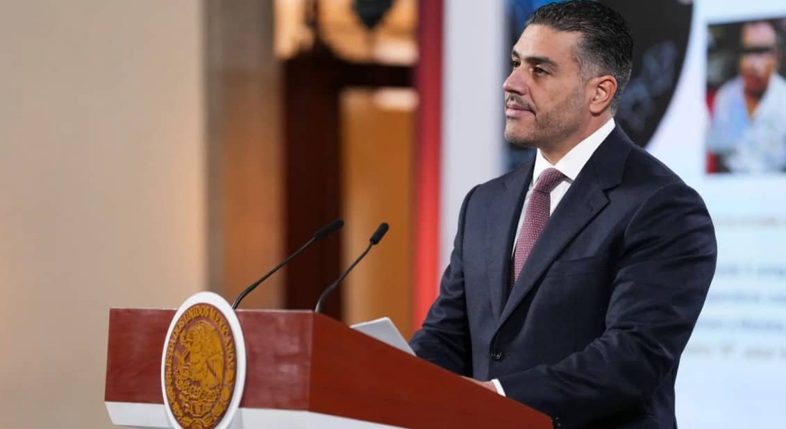 Escoltas de Carlos Manzo no están detenidos, pero siguen declarando, revela Harfuch