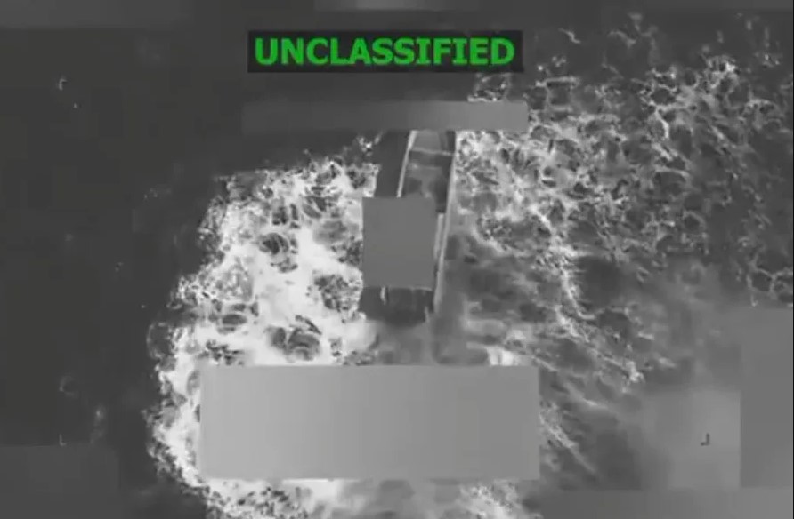 EE.UU. ataca otro barco en el Pacífico y mata a cuatro, mientras aumentan los cuestionamientos sobre su ofensiva antidrogas