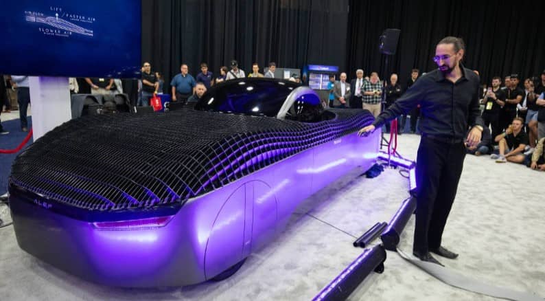 Empresa en EE. UU. inicia producción del primer auto volador eléctrico del mundo