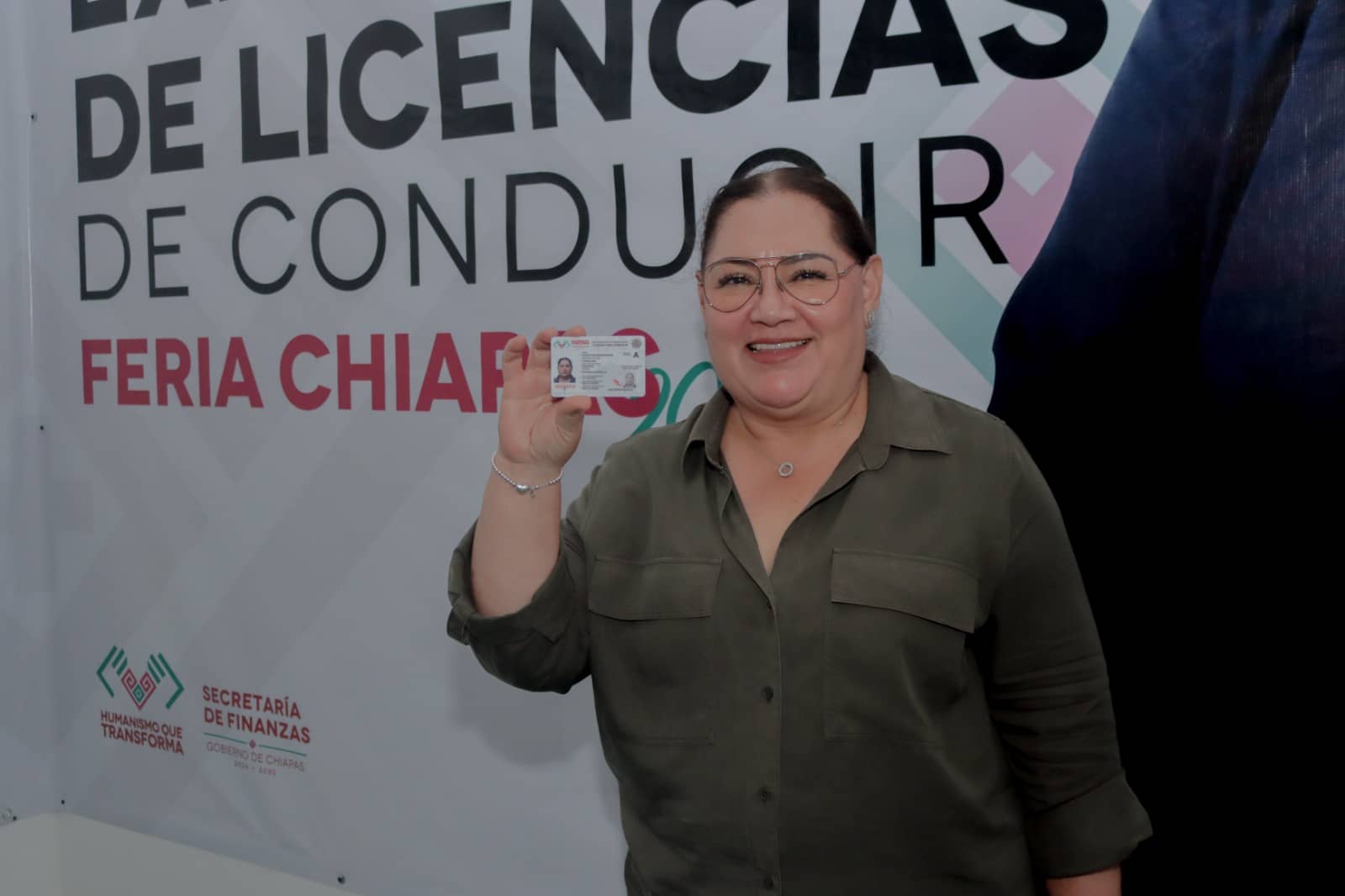 Secretaría de Finanzas pone a tu alcance el módulo de licencias en la Feria Chiapas 2025