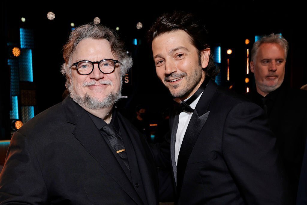 Mexicanos Guillermo del Toro y Diego Luna, nominados a los Globos de oro 2026