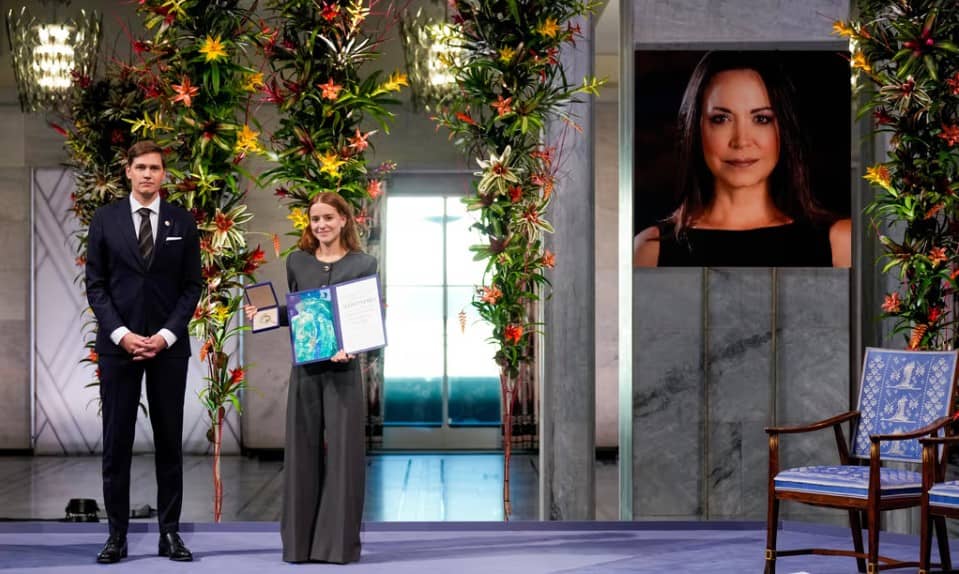 María Corina Machado gana el Premio Nobel de la Paz 2025; su hija lo recibe en Oslo