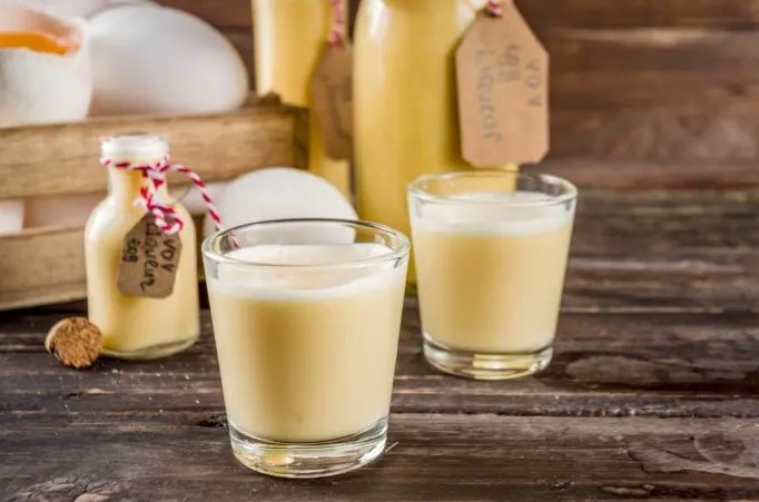 El ponche de huevo es lo mismo que el rompope?