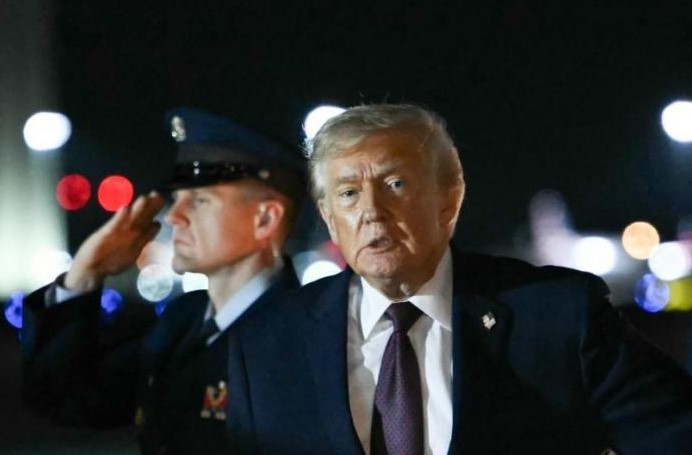 Trump “no tiene que ver” en el retiro de fotos publicadas en caso Epstein, según Justicia