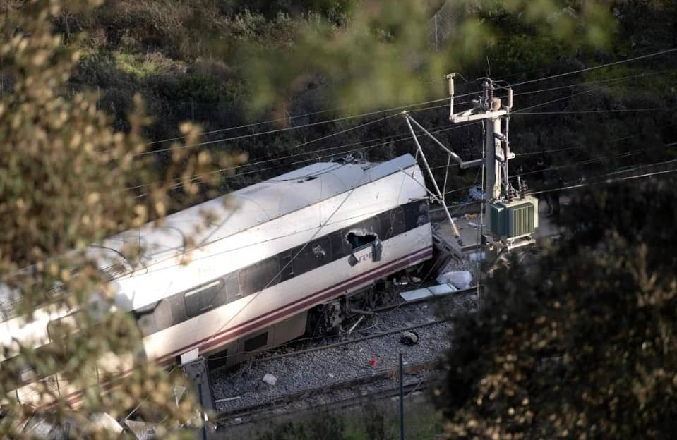 Descartan sabotaje en choque de tDescartan sabotaje en choque de trenes en España que dejó 41 muertosrenes en España que dejó 41 muertos