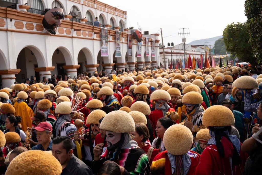 ERA 15 ENERO PARACHICOS2 1