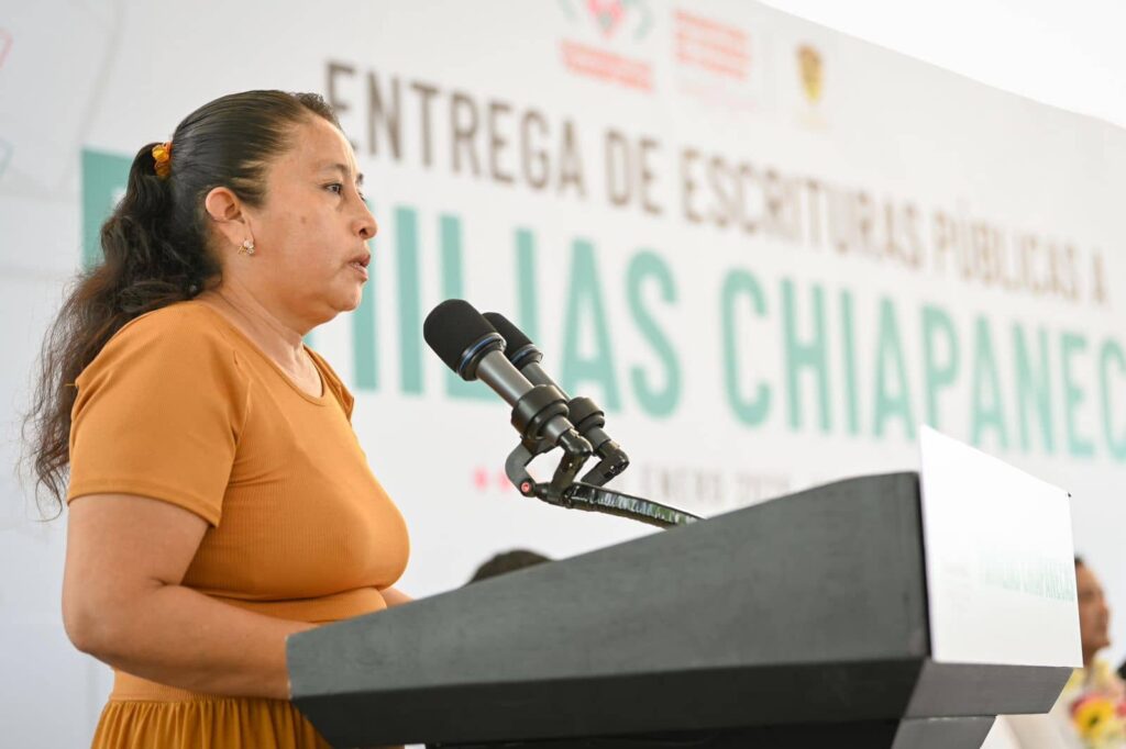 ERA ENTREGA ESCRIT3URAS EN SUCHIATE 1