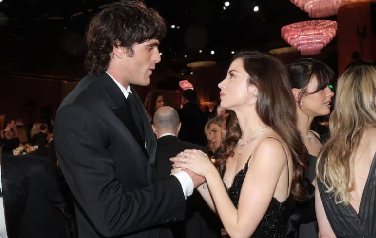 La ex de Tom Cruise, Ana de Armas, fue vista acurrucándose con la estrella de Frankestein, Jacob Elordi