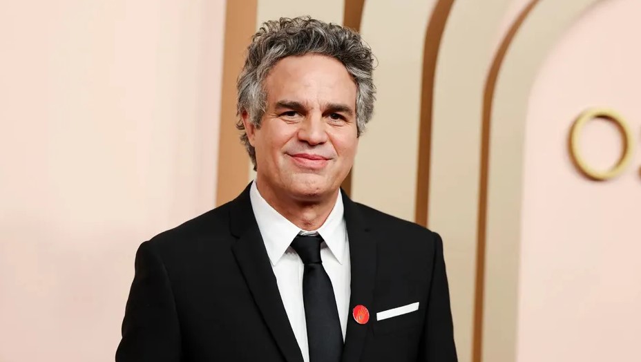 Mark Ruffalo suplica a Obama unir a los expresidentes vivos: “Esto está fuera de control”
