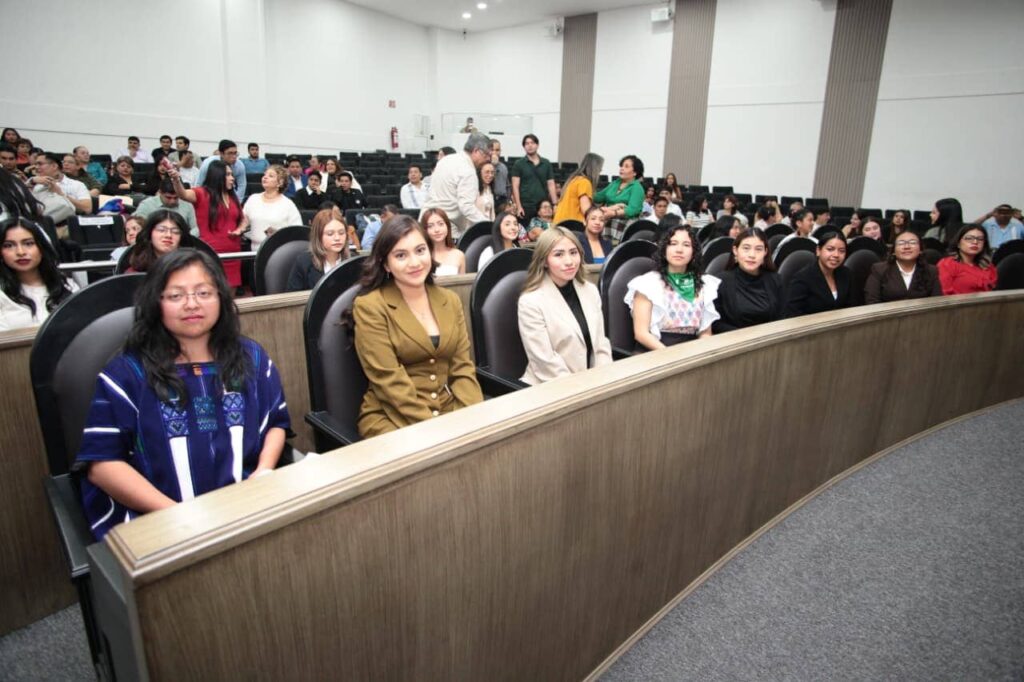 CE PARLAMENTO DE MUJERES JOVENES3 1