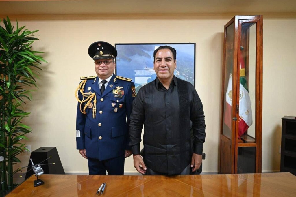 ERA DIA DE LA FUERZA ARMADA FEB 102 1