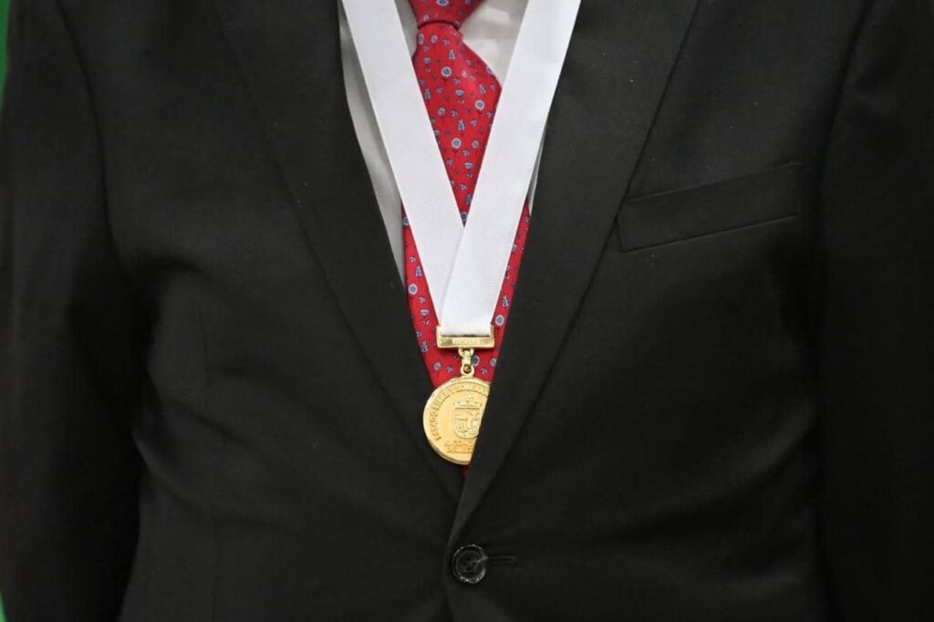 ERA MEDALLA MANUEL VELASCO A Kershenobich4 1