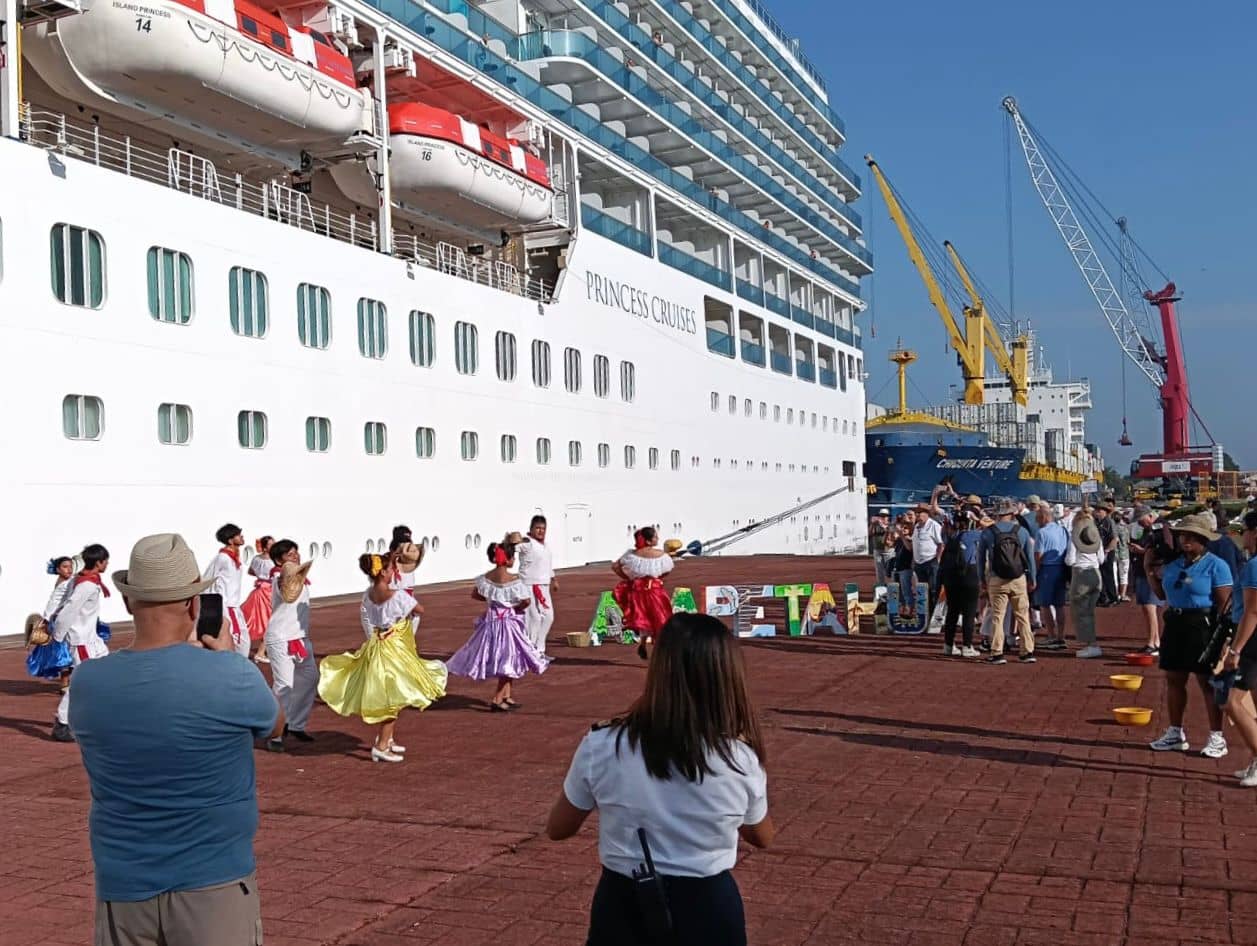 Puerto Chiapas fortalece su presencia en la ruta de cruceros con la llegada del Island Princess