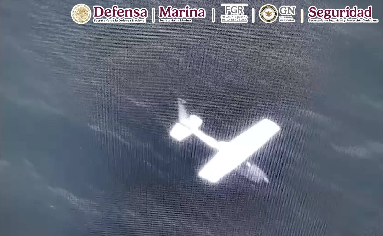 Aseguran un avión en Oaxaca que transportaba más de media tonelada de cocaína