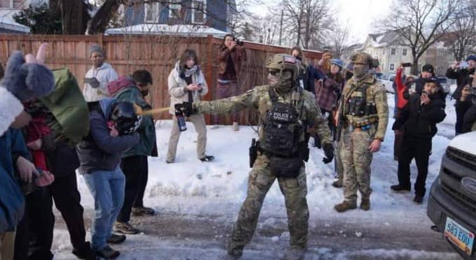 Terminan redadas en Minnesota; ICE se va